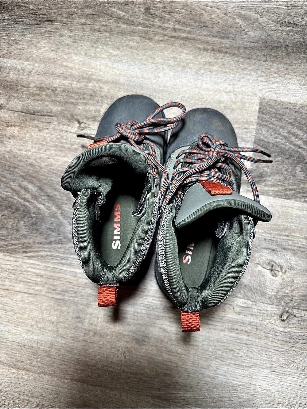 Simms Kids Youth Tributary Felt Sole Wading Boots Gray US Size 4 (EUC)